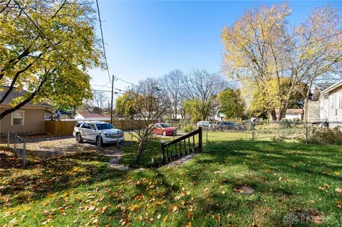 Exterior - 405 E Mccreight Ave, Springfield, OH 45503 photo 8 of 11