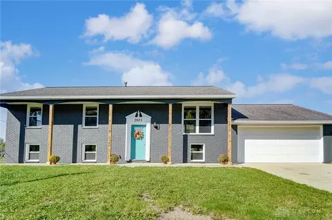 2923 Cavins Dr, Springfield, OH 45503