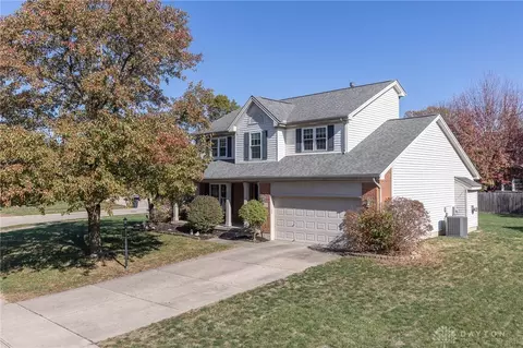 2233 Appleblossom Dr, Miamisburg, OH 45342
