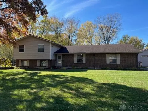 8921 Spring Run Ln, Dayton, OH 45458