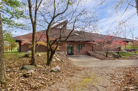 2230 Park Hills Dr, Fairborn, OH 45324