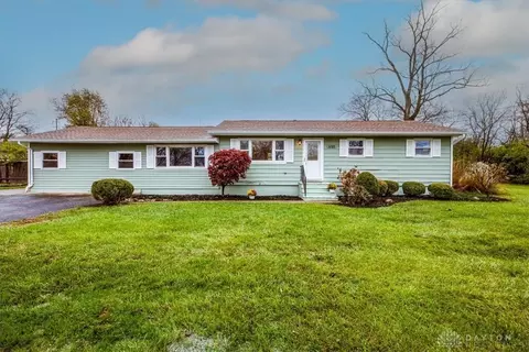 1220 N Eleventh St, Miamisburg, OH 45342