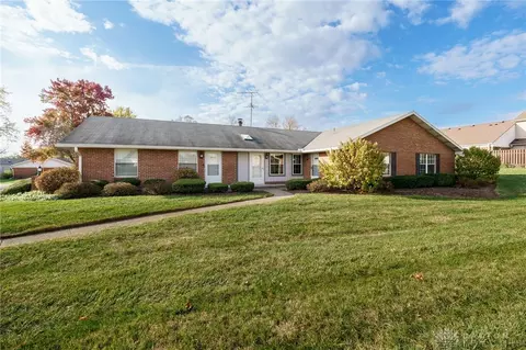 6415 Little John Cir, Dayton, OH 45459