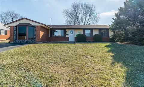 7730 Remmick Ln, Dayton, OH 45424