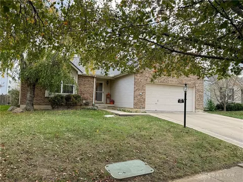 60 N Dockside Dr, Springboro, OH 45066
