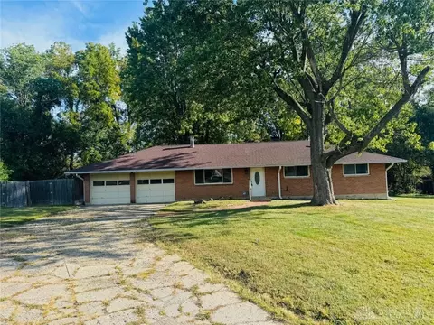 6152 Vereker Dr, Oxford, OH 45056