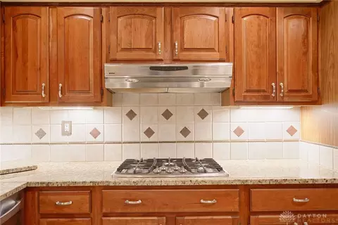 Kitchen - 4825 Ackerman Blvd, Kettering, OH 45429 photo 4 of 4