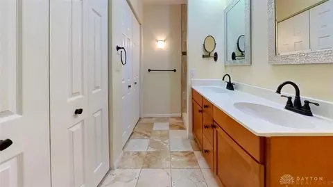 Bath - 4825 Ackerman Blvd, Kettering, OH 45429 photo 2 of 4