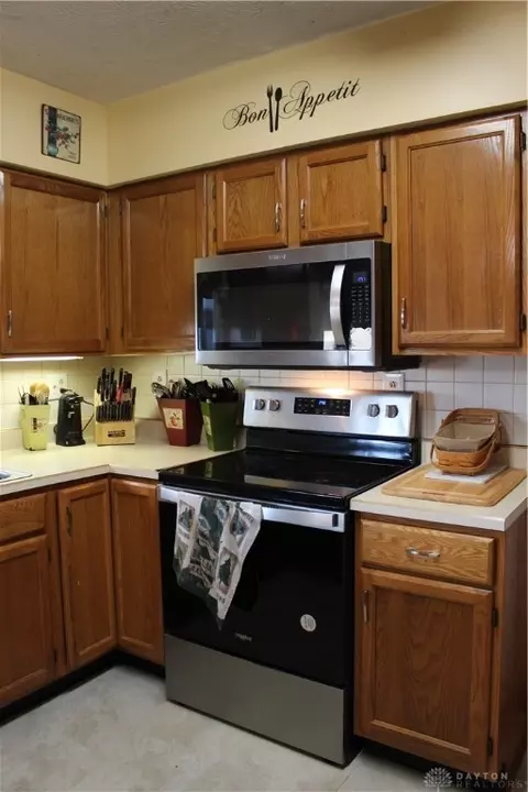 Kitchen - 4444 Wayne Trace Rd, Eaton, OH 45320 photo 5 of 8