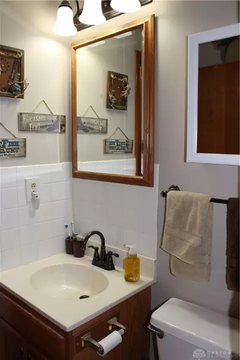 Bath - 4444 Wayne Trace Rd, Eaton, OH 45320 photo 3 of 7