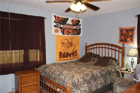 Bedroom - 4444 Wayne Trace Rd, Eaton, OH 45320 photo 2 of 4