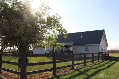 Exterior - 4444 Wayne Trace Rd, Eaton, OH 45320 photo 8 of 28