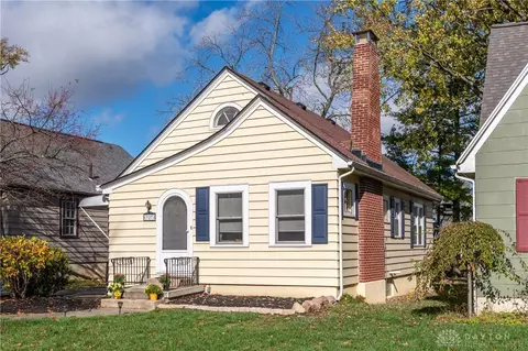 327 Wonderly Ave, Oakwood, OH 45419