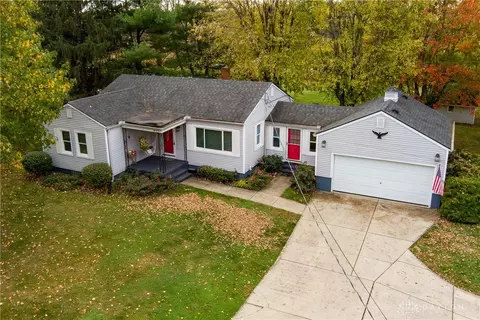4153 E Social Row Rd, Waynesville, OH 45068