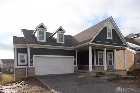 405 Carleton Dr #183, Sugarcreek Township, OH 45440