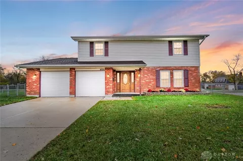 4100 Spruce Pine Ct, Dayton, OH 45424