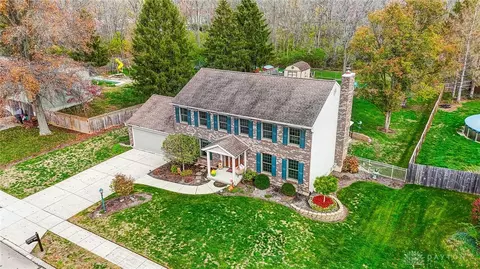 1692 Garry Dr, Bellbrook, OH 45305