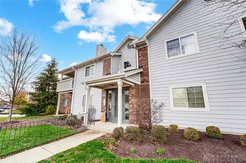 6581 Brigham Sq #2, Centerville, OH 45459
