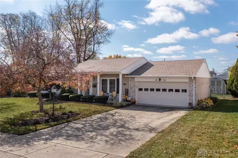 1032 Crestview Dr, Troy, OH 45373