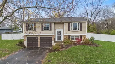 2253 Pinebrooke Ct, Miamisburg, OH 45342