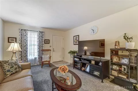 Living - 4768 Cornell St, Springfield, OH 45503 photo 1 of 3