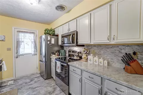 Kitchen - 4768 Cornell St, Springfield, OH 45503 photo 1 of 4