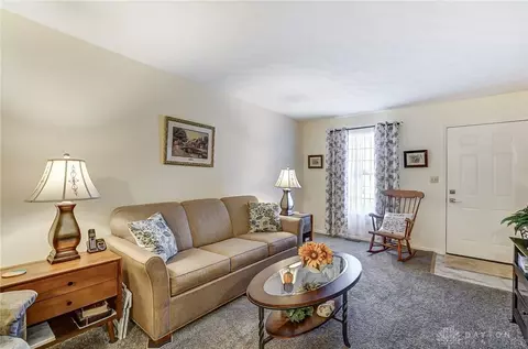 Living - 4768 Cornell St, Springfield, OH 45503 photo 2 of 3