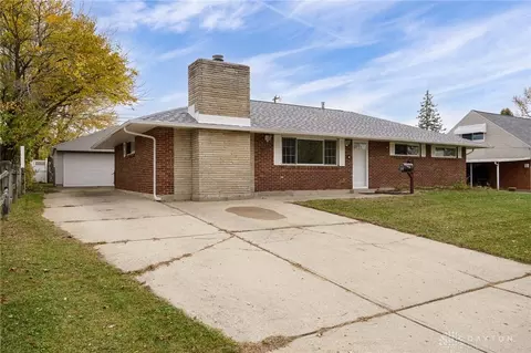 5724 Rousseau Dr, Huber Heights, OH 45424