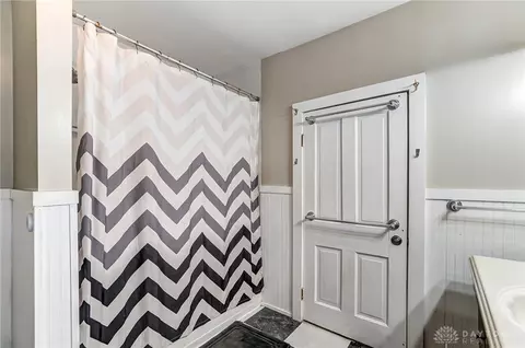 Bath - 111 Belleaire Ave, Springfield, OH 45503 photo 2 of 3
