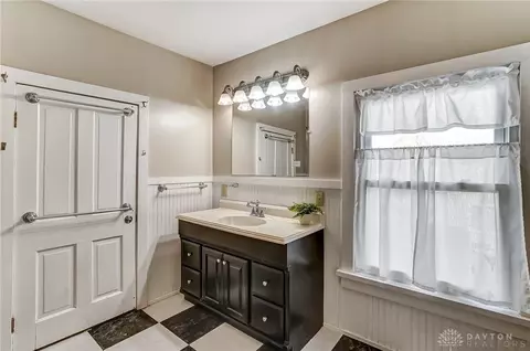 Bath - 111 Belleaire Ave, Springfield, OH 45503 photo 1 of 3
