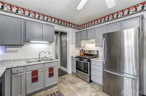 Kitchen - 111 Belleaire Ave, Springfield, OH 45503 photo 2 of 3