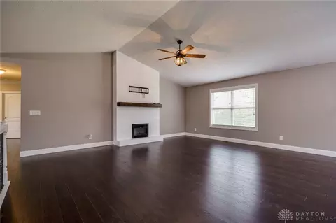 Living - 270 Stanton Dr, Springboro, OH 45066 photo 3 of 5