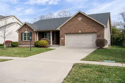 Exterior - 270 Stanton Dr, Springboro, OH 45066 photo 2 of 8
