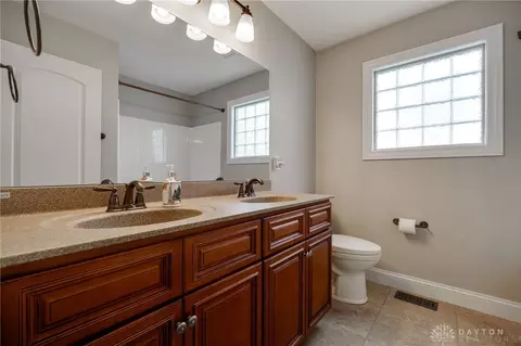 Bath - 270 Stanton Dr, Springboro, OH 45066 photo 4 of 5