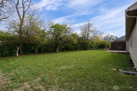 Exterior - 270 Stanton Dr, Springboro, OH 45066 photo 8 of 8
