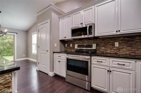 Kitchen - 270 Stanton Dr, Springboro, OH 45066 photo 4 of 4