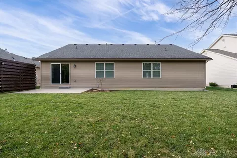 Exterior - 270 Stanton Dr, Springboro, OH 45066 photo 6 of 8