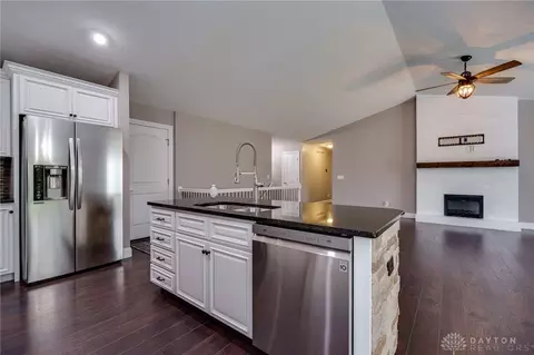 Kitchen - 270 Stanton Dr, Springboro, OH 45066 photo 2 of 4
