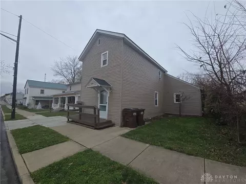 136 N Washington St, New Paris, OH 45347