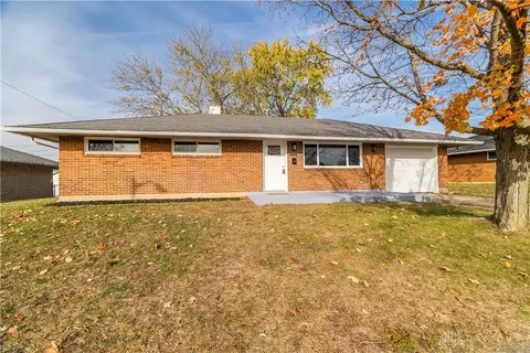 5725 Benedict Rd, Huber Heights, OH 45424