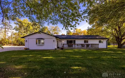 10580 Greenwood Rd, Middletown, OH 45042