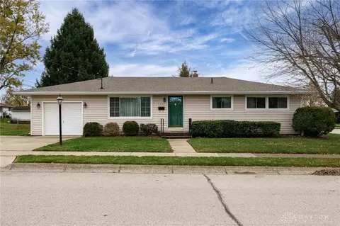 1332 Oakhill Ave, Fairborn, OH 45324