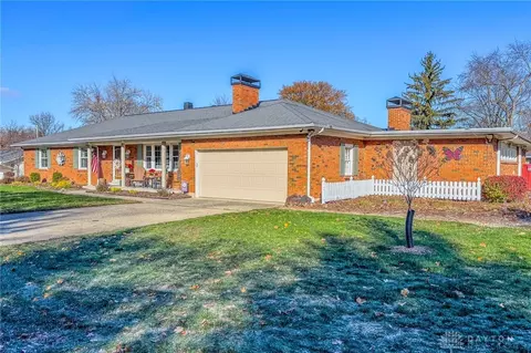 1109 Big Hill Rd, Kettering, OH 45429