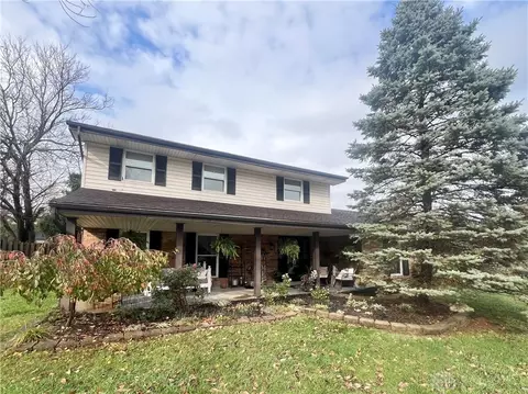 1419 King Richard Pkwy, Dayton, OH 45449
