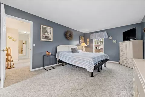 Bedroom - 553 Hamblin Dr, Cincinnati, OH 45255 photo 2 of 4