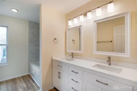 Bath - 75 Cambridge Dr, Springboro, OH 45066 photo 2 of 4