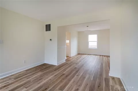Living - 75 Cambridge Dr, Springboro, OH 45066 photo 4 of 5