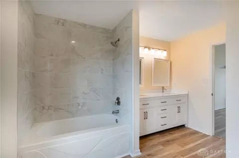 Bath - 75 Cambridge Dr, Springboro, OH 45066 photo 3 of 4