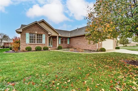 125 Millwood Village Dr, Clayton, OH 45315