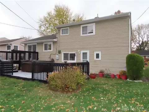 Exterior - 1622 Marilyn Ave, Kettering, OH 45420 photo 7 of 9